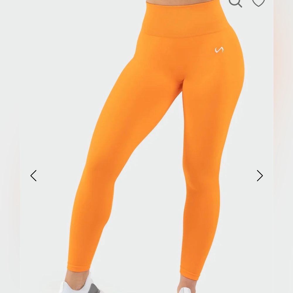 TLF SCULPT SEAMLESS SCRUNCH BUTT LEGGINGS Size S